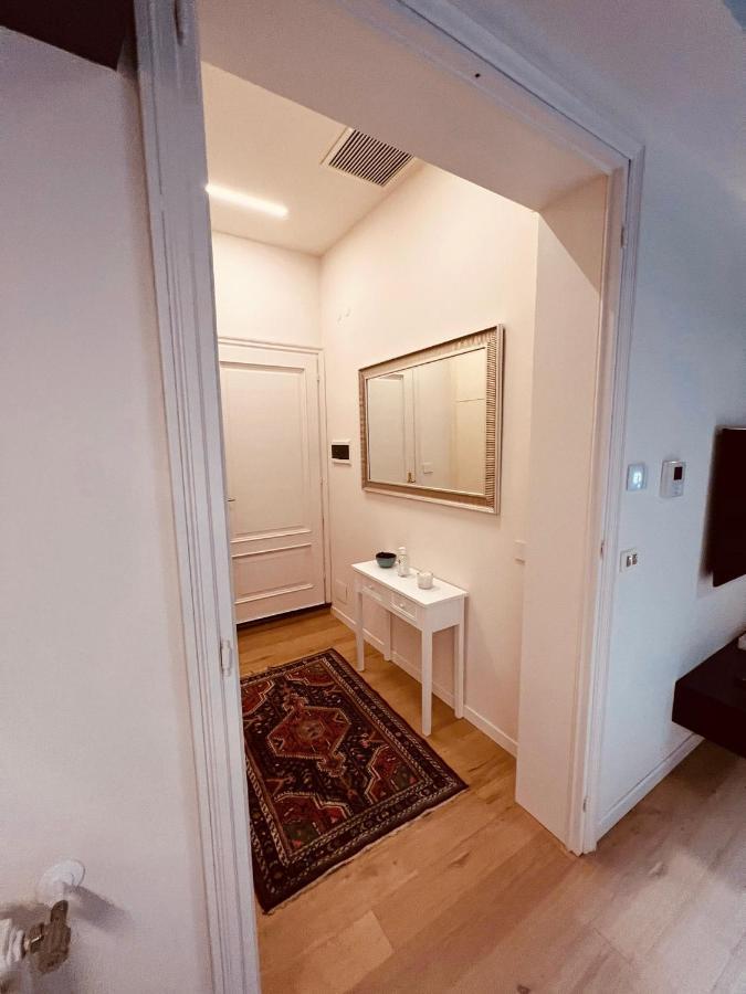 Il Salotto Sul Rio Apartment มานโตวา ภายนอก รูปภาพ